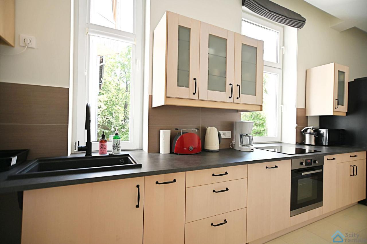 Beige And Red 3City Studio In Sopot With Outdoor Parking By Noclegi Renters Extérieur photo